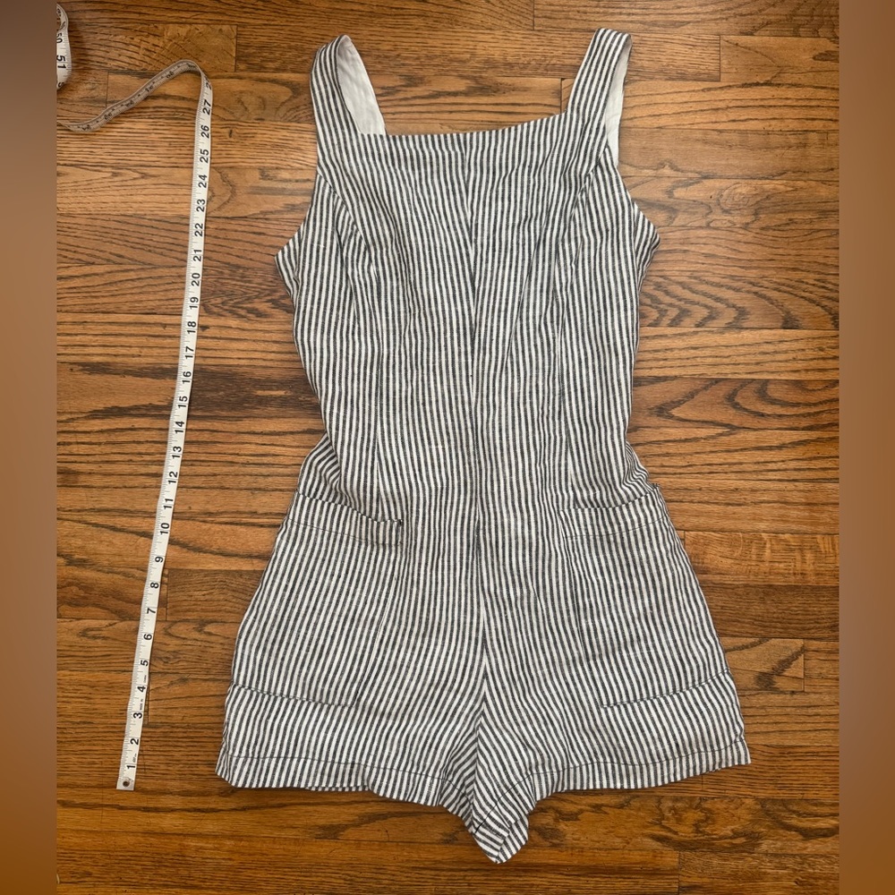 Reformation Eve 100% linen Romper Charcoal and White Striped 6 like new